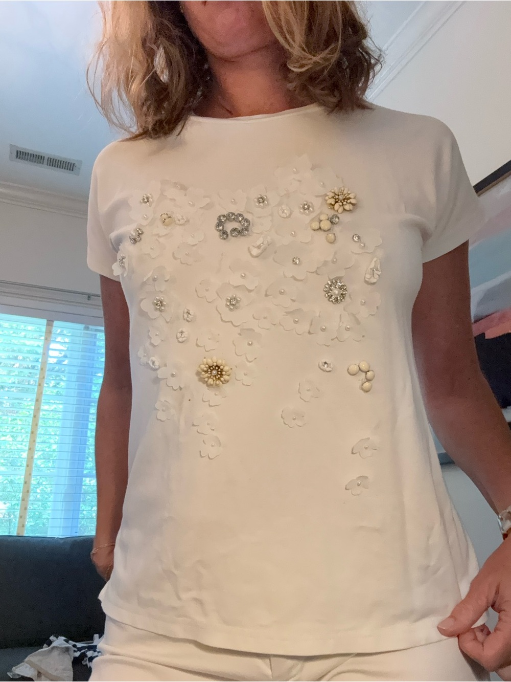 Leo & Ugo White Embellished Floral Appliqué Short Sleeve Top